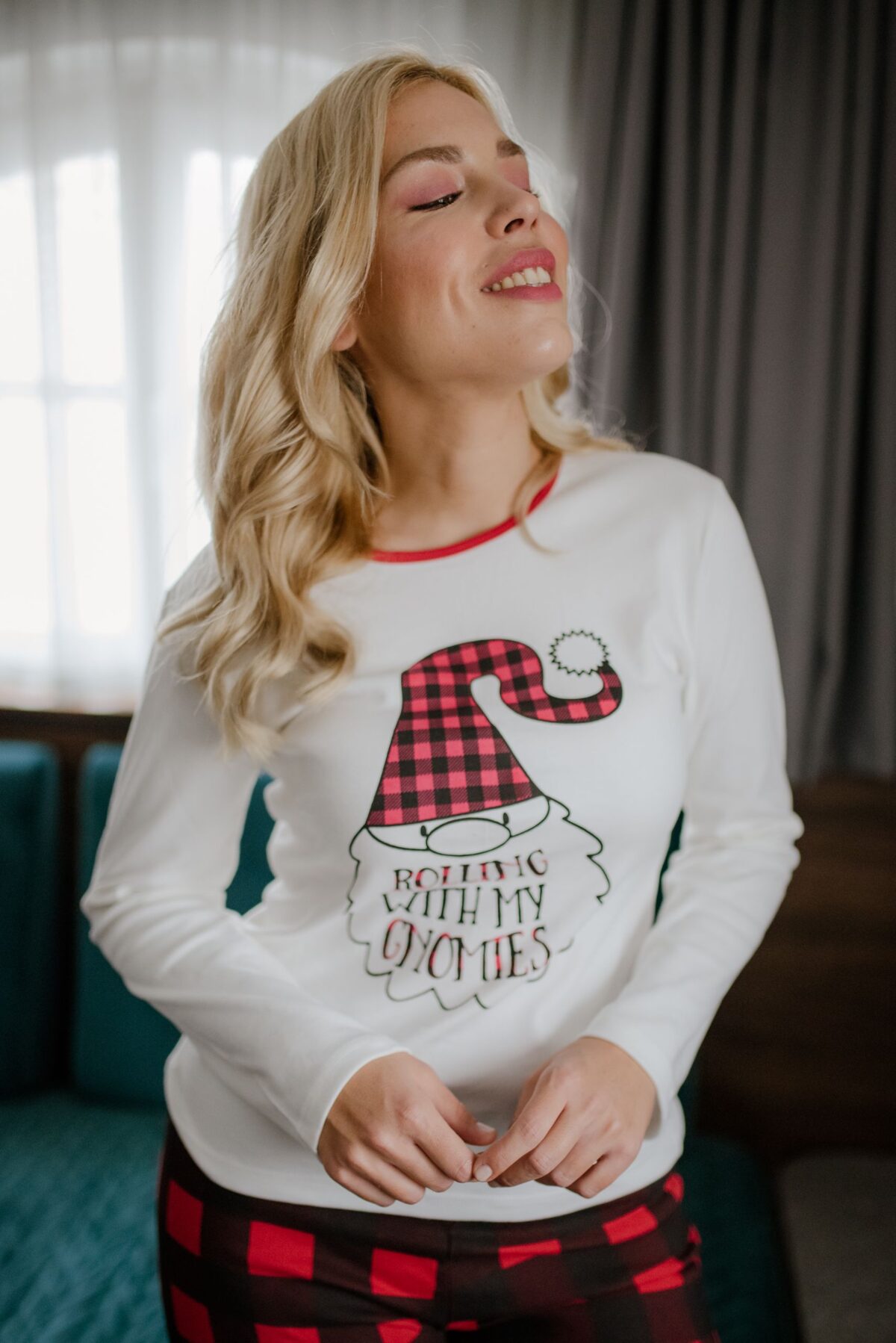 GNOMIES WOMAN - Image 1